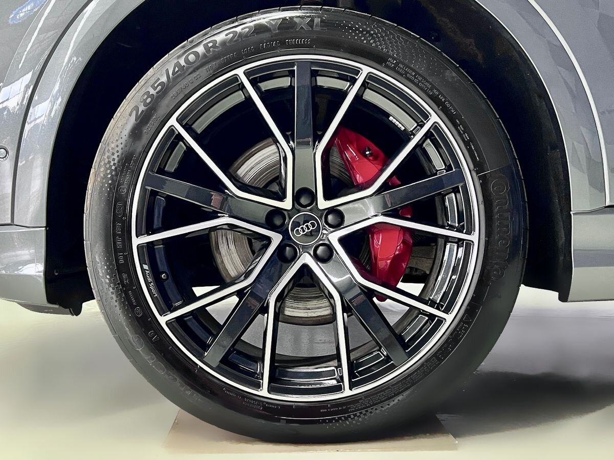 Audi Q8 SUV / Terénní 3,0 l 210 kw