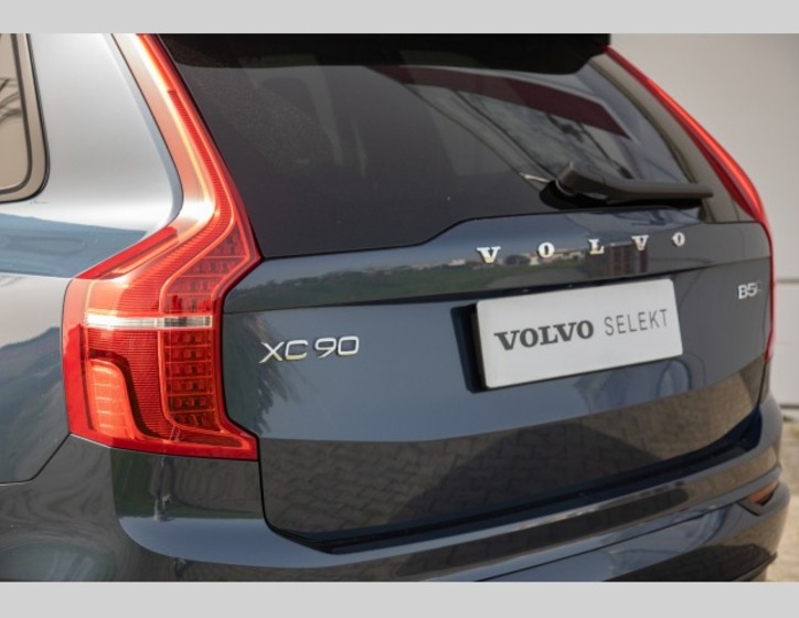 Volvo XC90 8