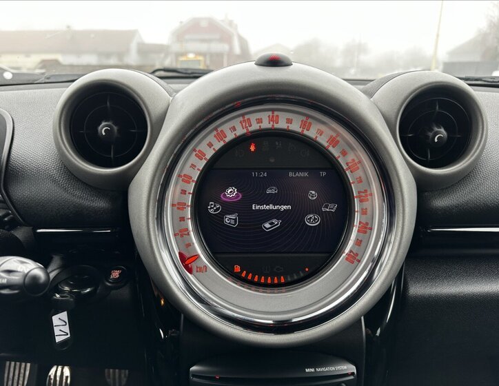 Mini Countryman 17