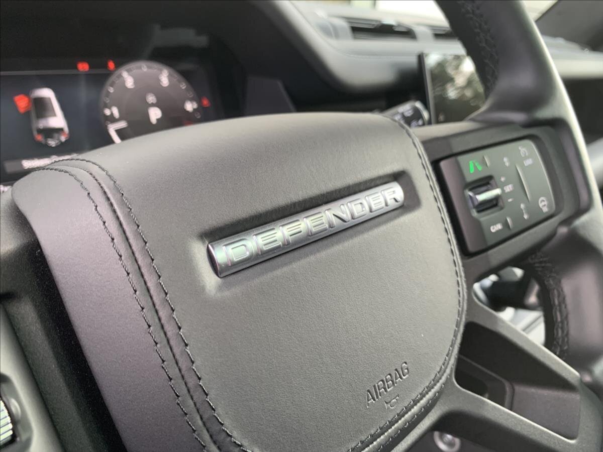 Land Rover Defender SUV 3,0 l 221 kw
