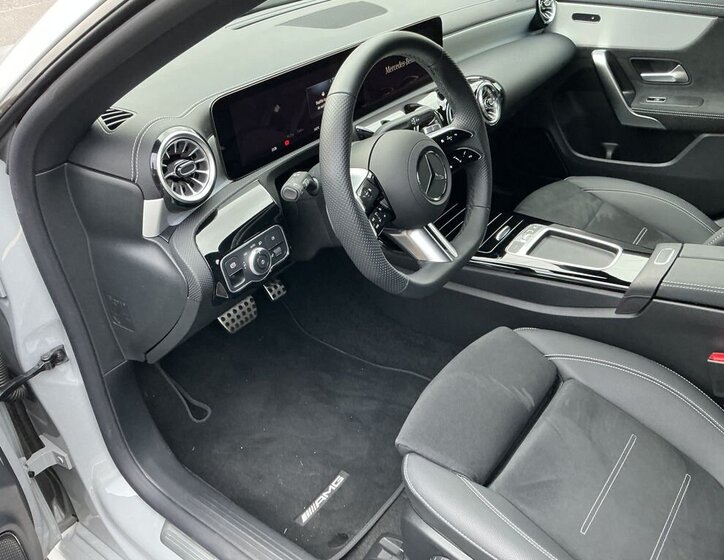 Mercedes-Benz CLA Sedan / Limuzína 2,0 l 110 kw
