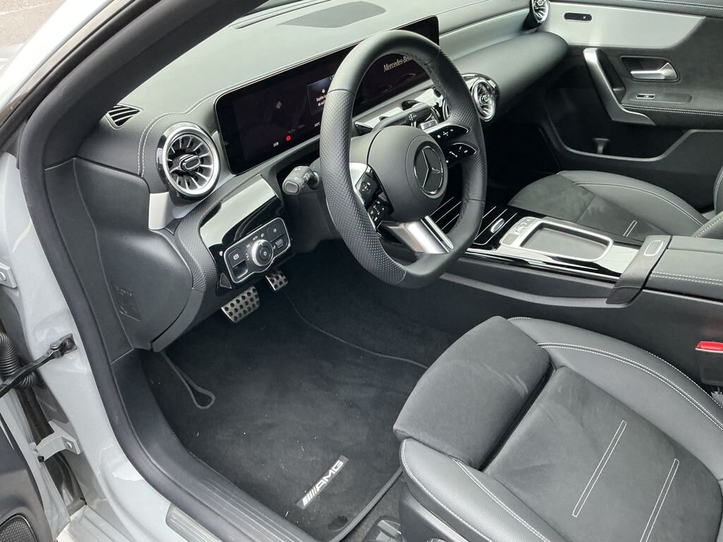 Mercedes-Benz CLA Sedan / Limuzína 2,0 l 110 kw