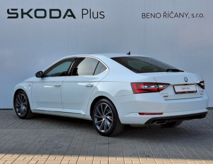Škoda Superb Sedan / Limuzína 2,0 l 206 kw