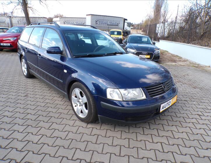 Volkswagen Passat 1