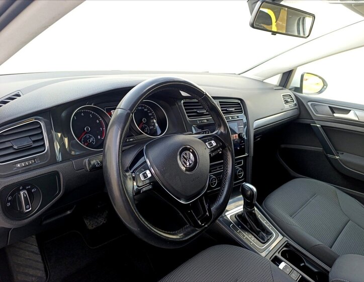 Volkswagen Golf Hatchback 1,5 l 96 kw