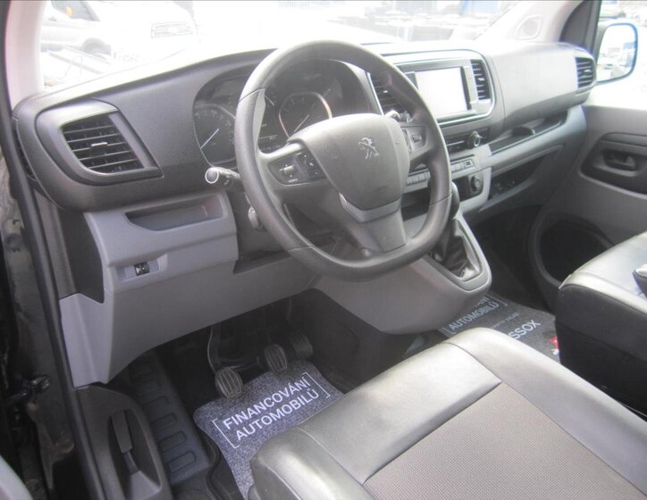 Peugeot Expert 8