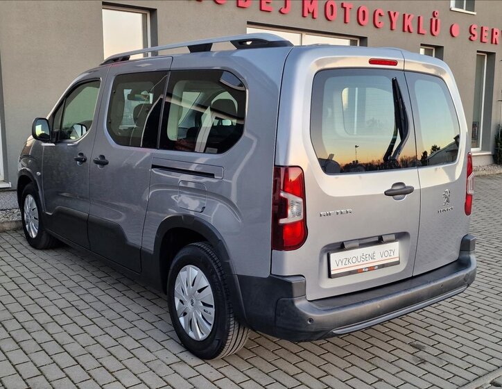 Peugeot Rifter 8