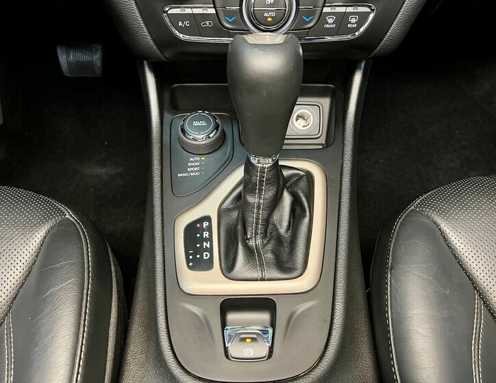 Jeep Cherokee SUV / Terénní 2,0 l 125 kw