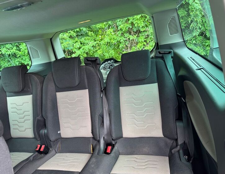 Ford Tourneo Custom 12