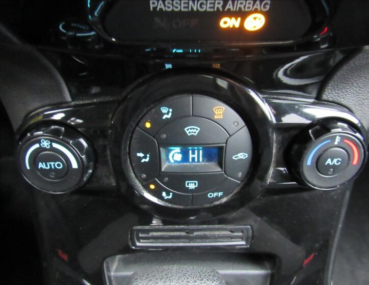 Ford Fiesta Hatchback 998,0 74 kw