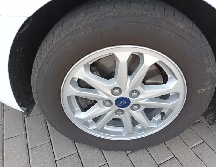 Ford Tourneo Connect Kombi 1,5 l 88 kw