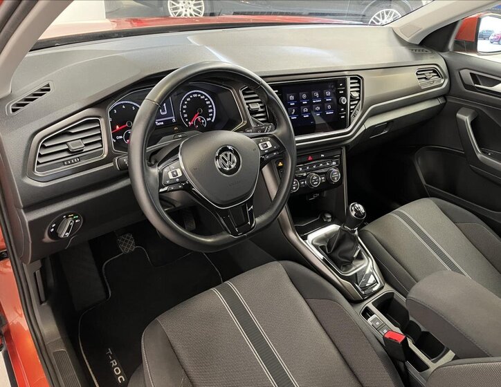 Volkswagen T-Roc SUV / Terénní 1,5 l 110 kw