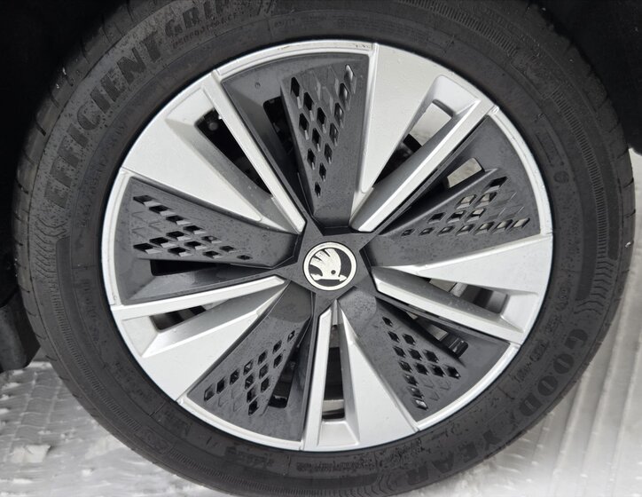 Škoda Karoq SUV 1,5 l 110 kw