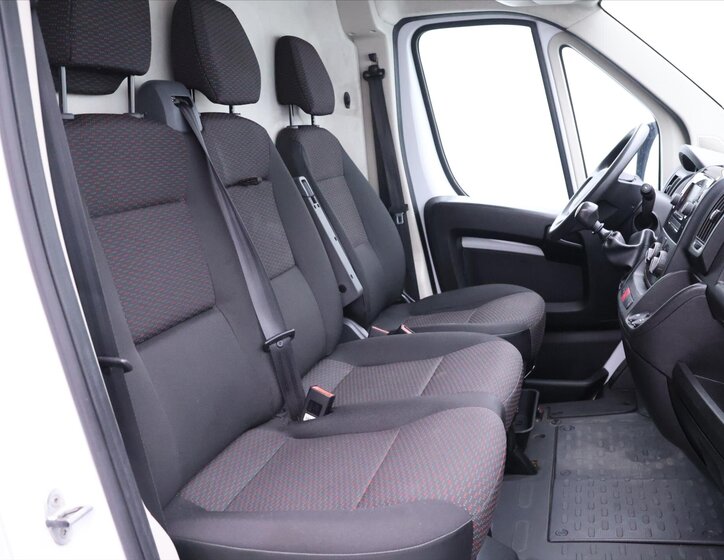 Peugeot Boxer Ostatní 2,2 l 103 kw