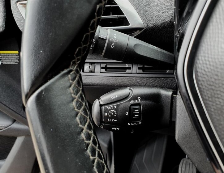 Peugeot 5008 SUV / Terénní 1,5 l 96 kw