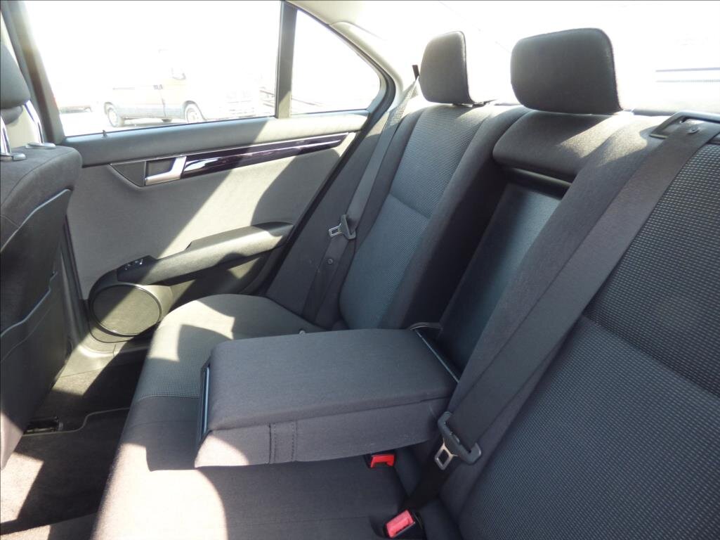 Mercedes-Benz Třídy C Sedan / Limuzína 2,1 l 88 kw