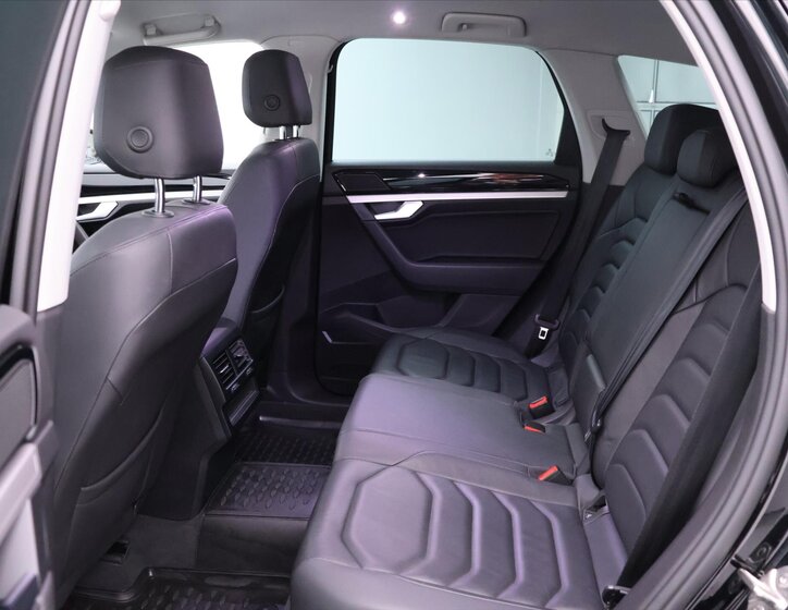 Volkswagen Touareg SUV / Terénní 3,0 l 170 kw