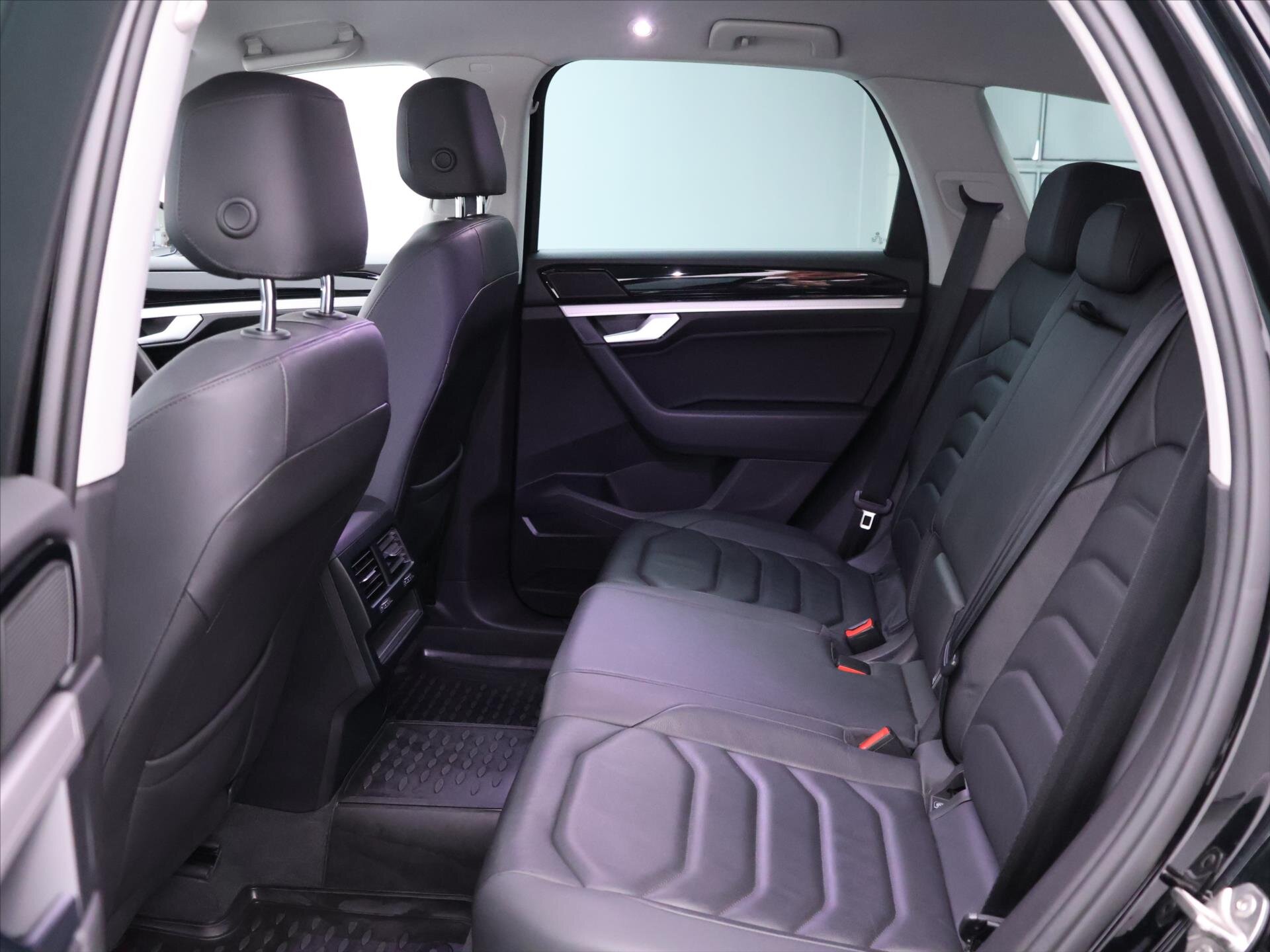 Volkswagen Touareg SUV / Terénní 3,0 l 170 kw