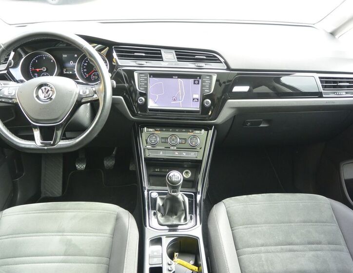 Volkswagen Touran 12