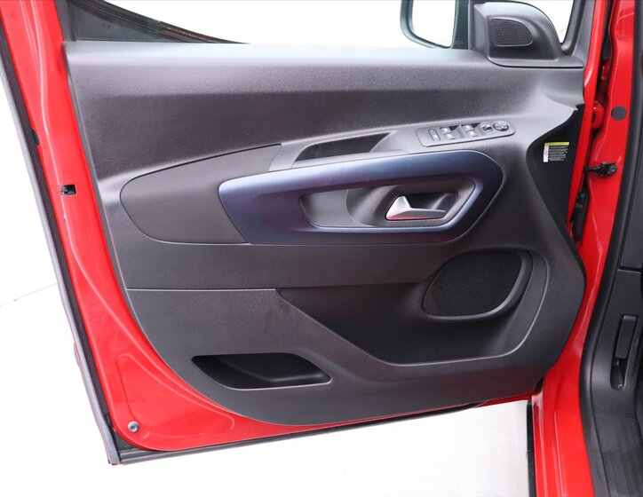 Peugeot Rifter MPV 1,5 l 96 kw