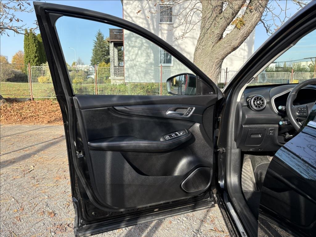 MG EHS SUV 1,5 l 119 kw