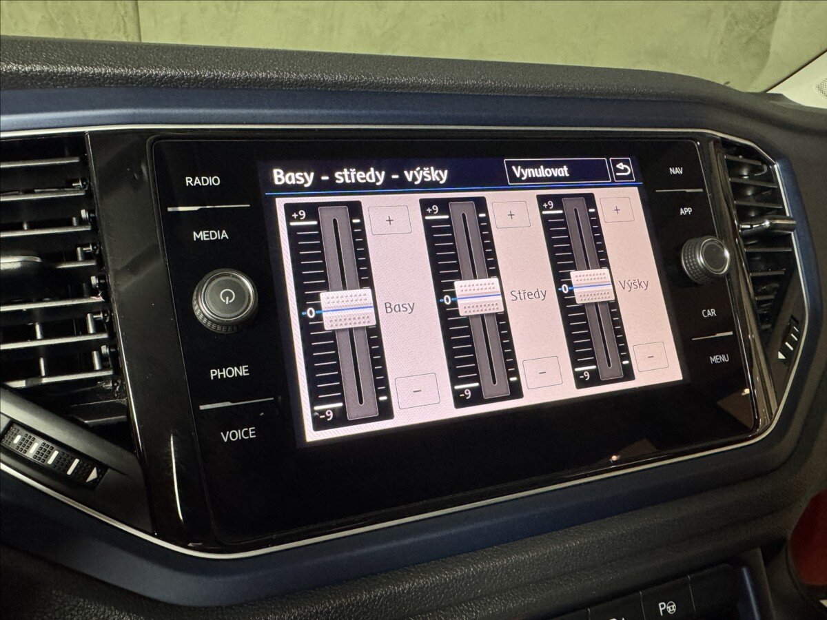 Volkswagen T-Roc SUV 1,5 l 110 kw