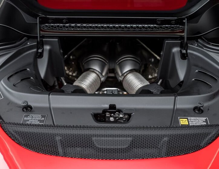 Ferrari Ostatní Kupé 3,0 l 610 kw