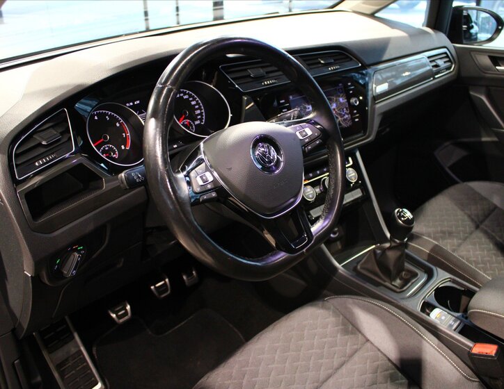 Volkswagen Touran MPV 1,5 l 110 kw