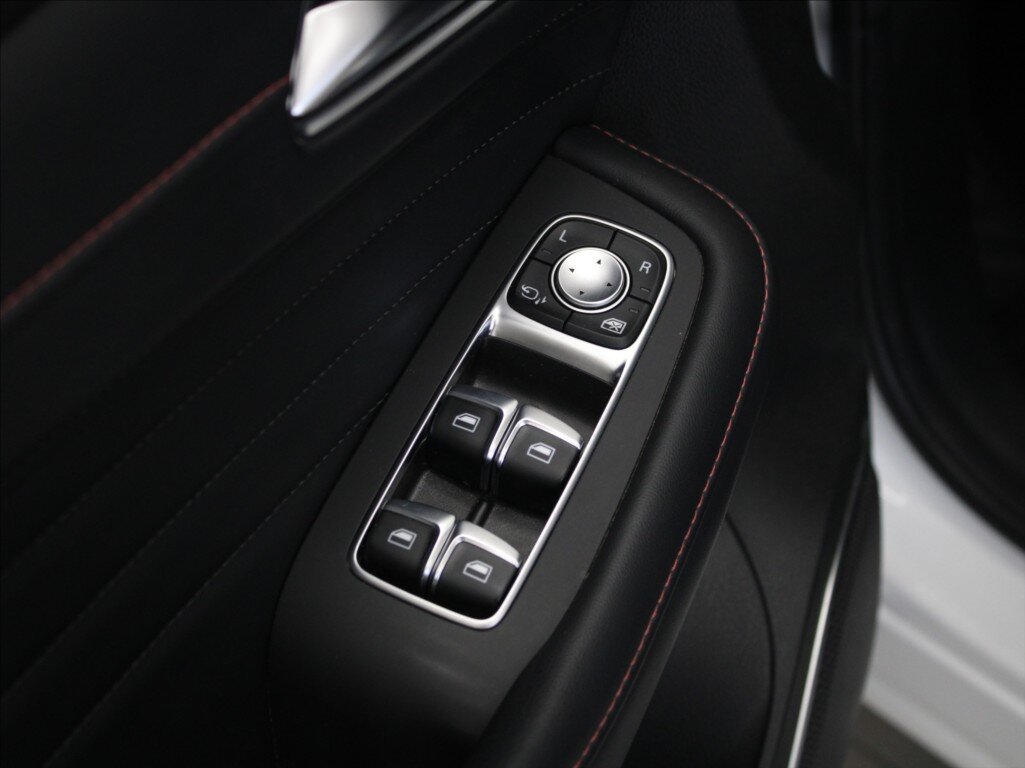 MG EHS SUV / Terénní 1,5 l 190 kw