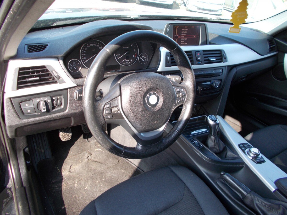 BMW Řada 3 Sedan / Limuzína 2,0 l 135 kw