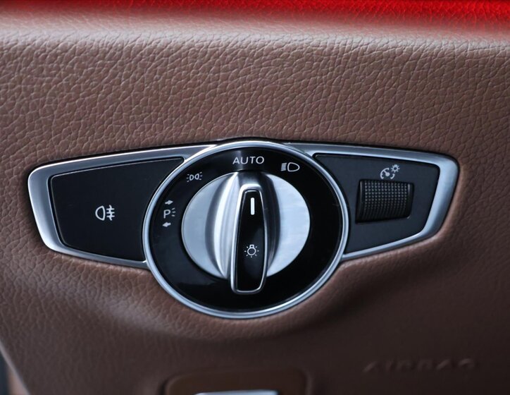 Mercedes-Benz Třídy E Sedan / Limuzína 2,0 l 135 kw