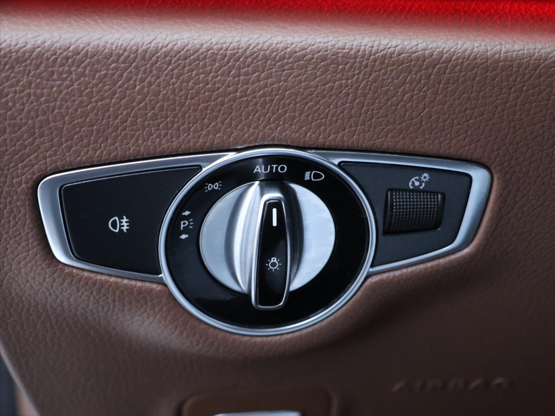 Mercedes-Benz Třídy E Sedan / Limuzína 2,0 l 135 kw