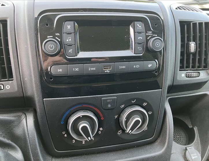 Peugeot Boxer Skříň 2,2 l 121 kw