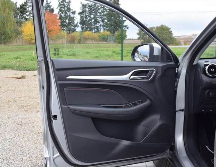 MG ZS Hatchback 1,5 l 78 kw