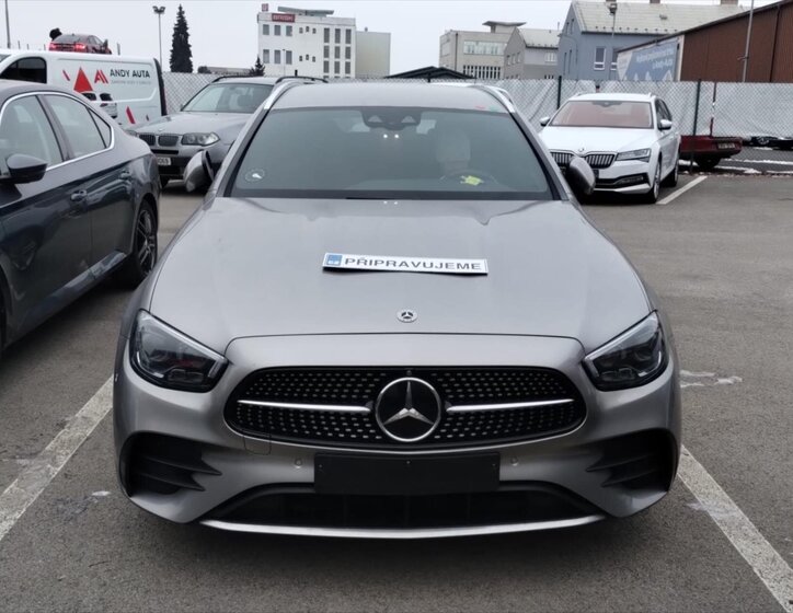 Mercedes-Benz Třídy E Kombi 2,0 l 143 kw