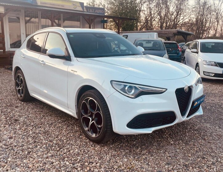 Alfa Romeo Stelvio SUV / Terénní 2,1 l 154 kw