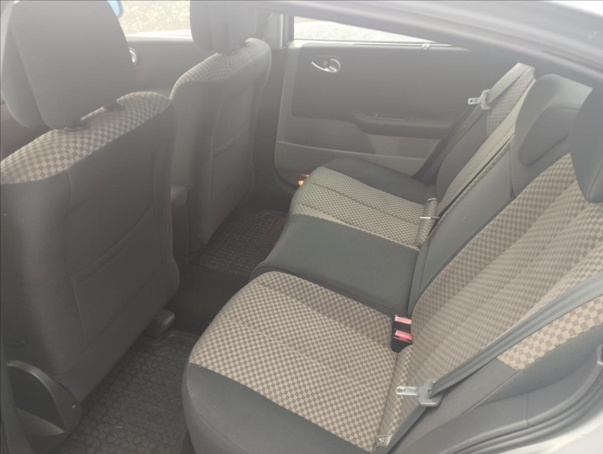 Renault Mégane Sedan / Limuzína 1,4 l 72 kw