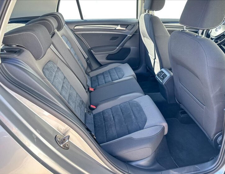 Volkswagen Golf Hatchback 1,4 l 81 kw