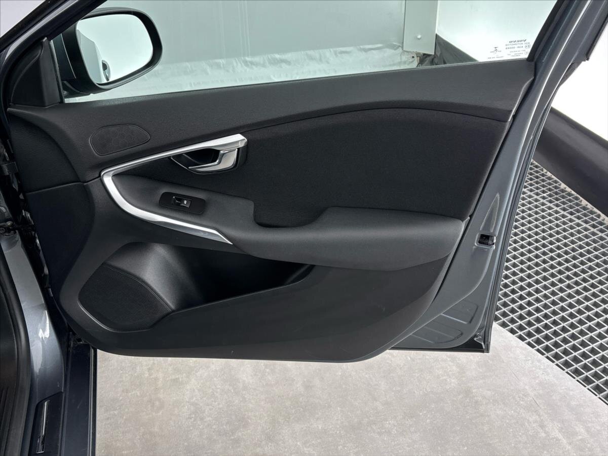 Volvo V40 Hatchback 2,0 l 88 kw