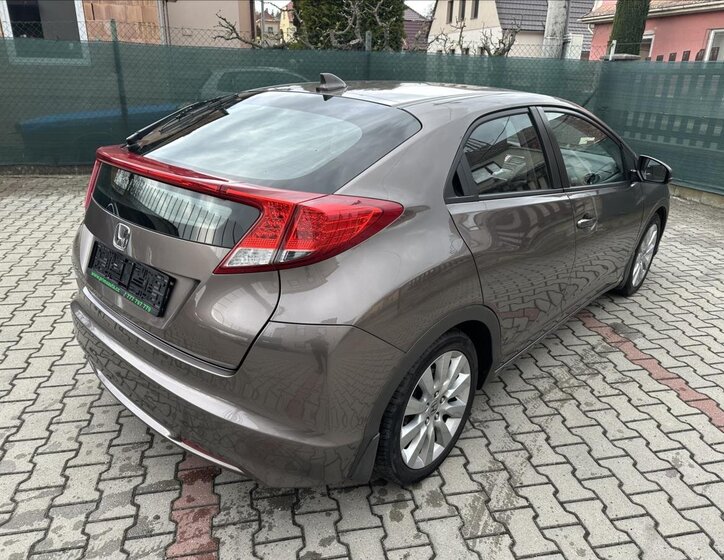 Honda Civic Hatchback 1,8 l 104 kw