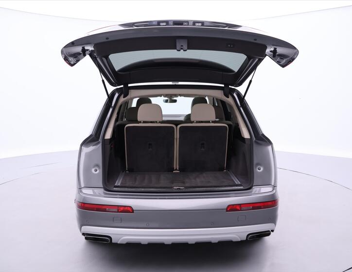 Audi Q7 9