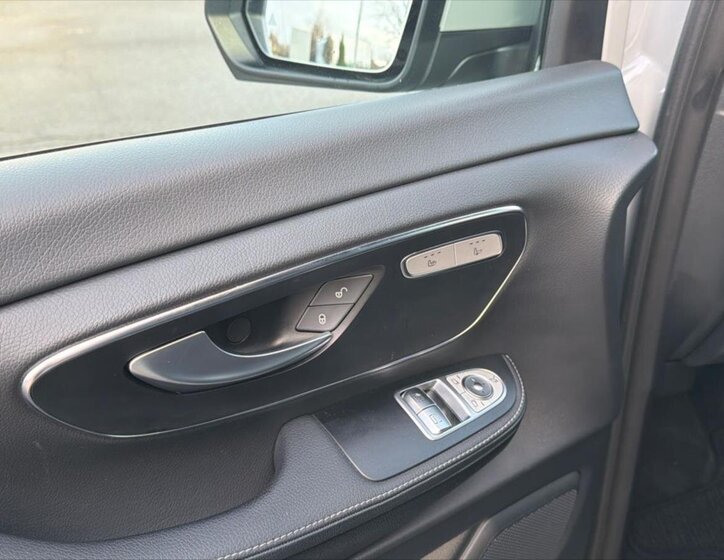 Mercedes-Benz Třídy V 27