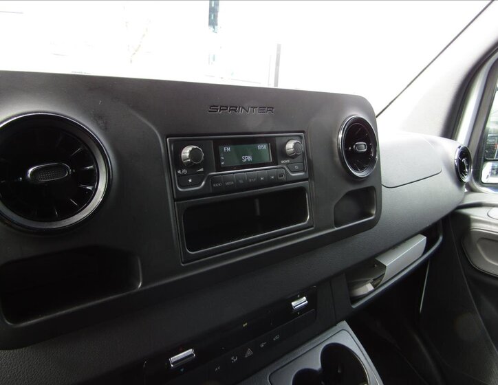 Mercedes-Benz Sprinter 17