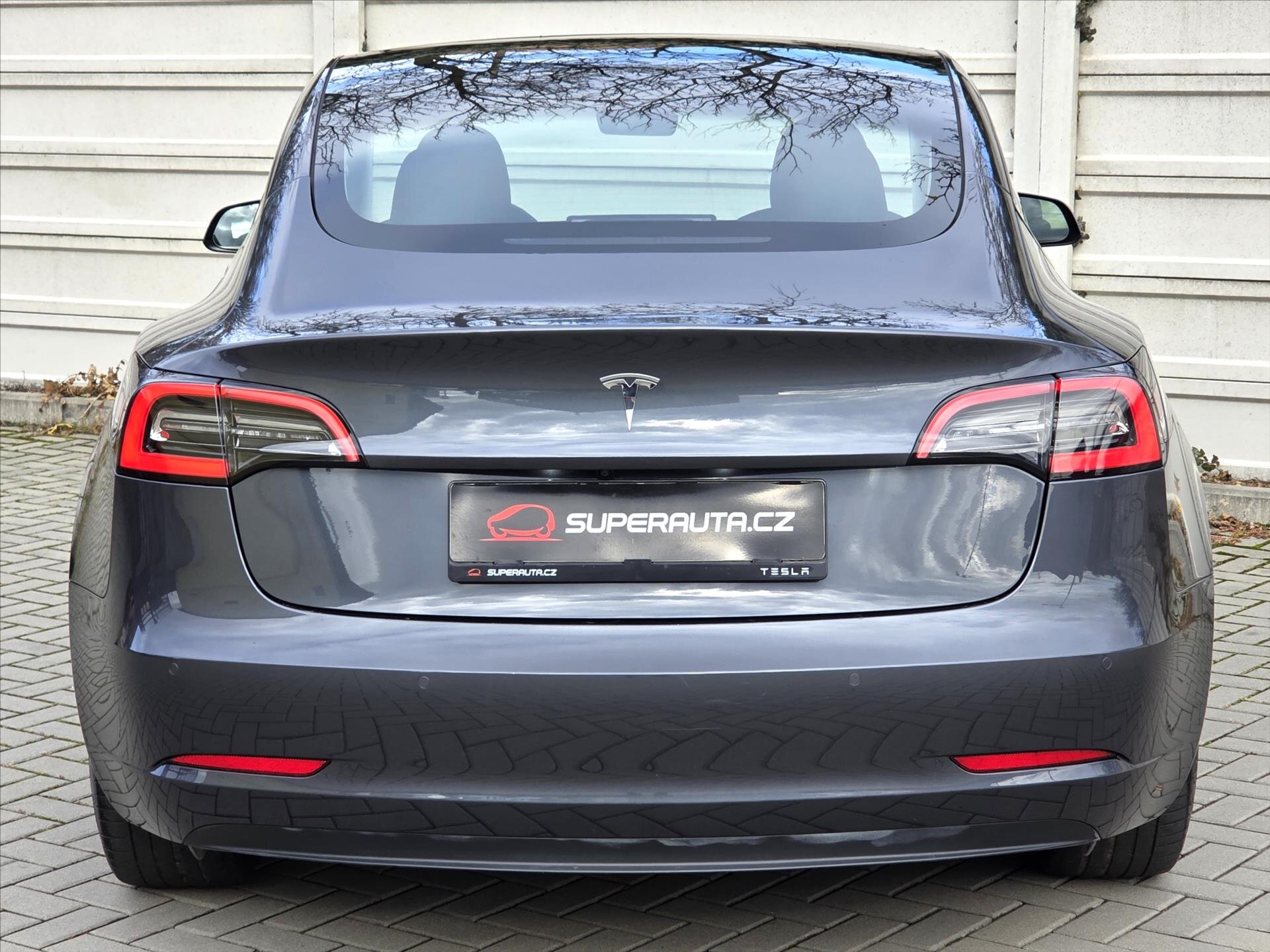 Tesla Model 3 Sedan / Limuzína 0,0 208 kw