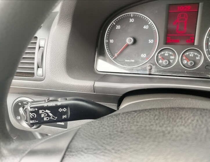 Volkswagen Touran 16