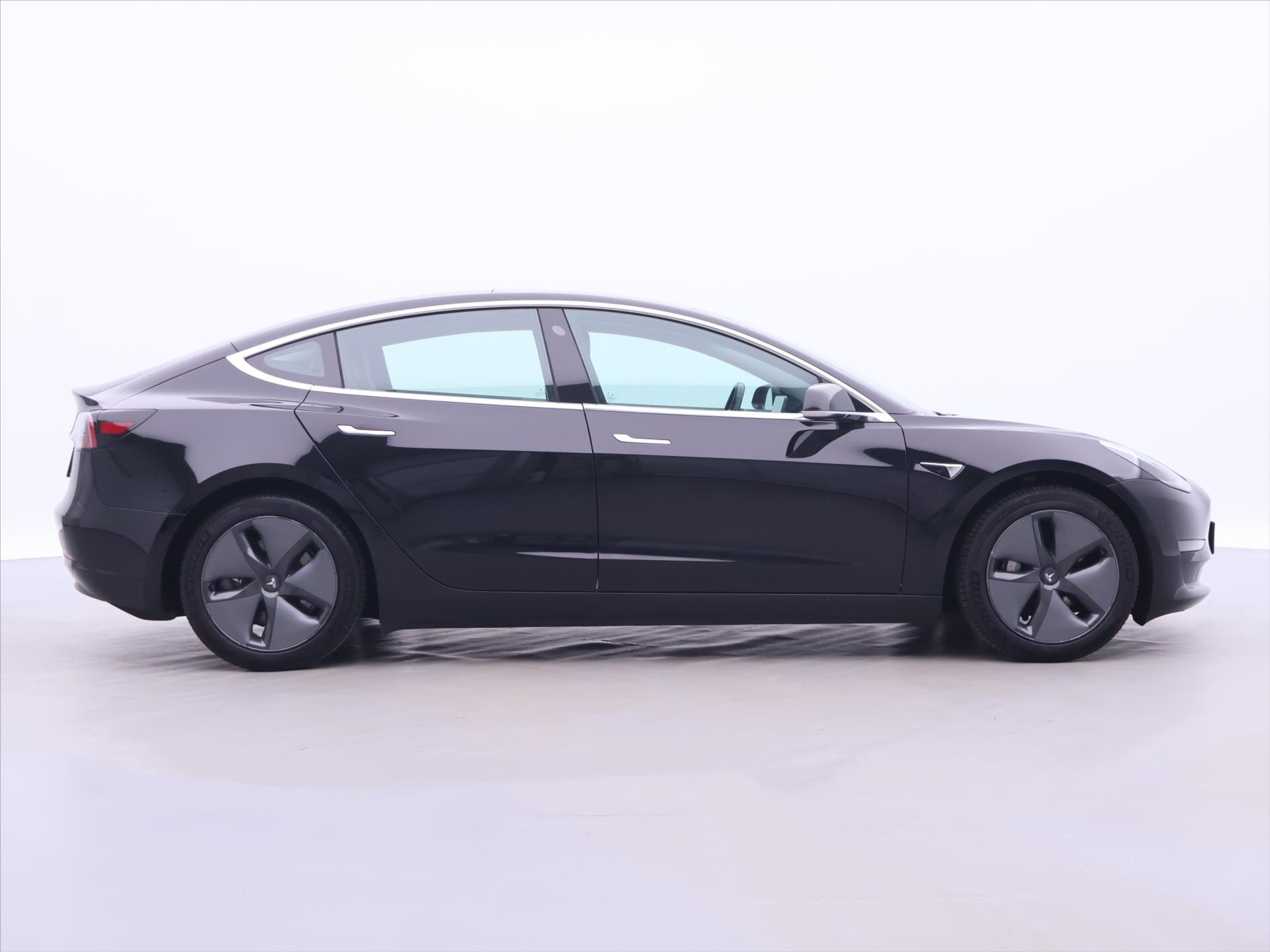 Tesla Model 3 Sedan 0,0 425 kw