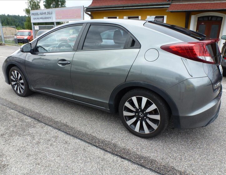 Honda Civic Hatchback 1,8 l 104 kw