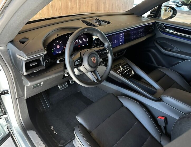 Porsche Macan SUV / Terénní 0,0 300 kw