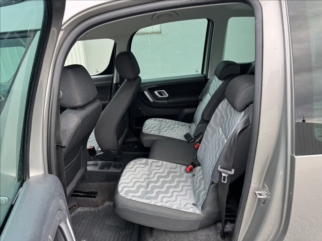 Škoda Roomster Kombi 1,2 l 51 kw
