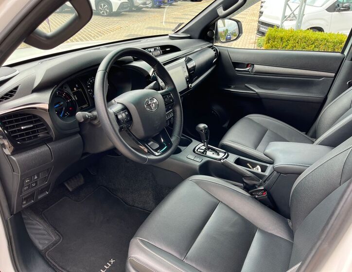 Toyota Hilux 14